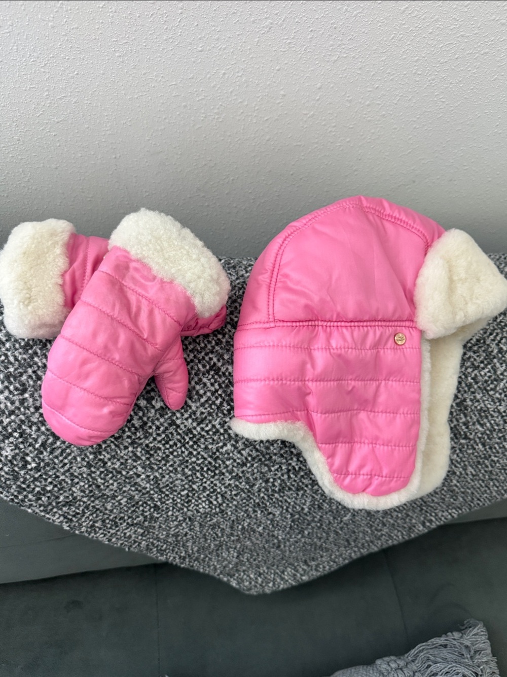 UGG Kids Pink Sherpa-Lined Trapper Hat & Mittens Set